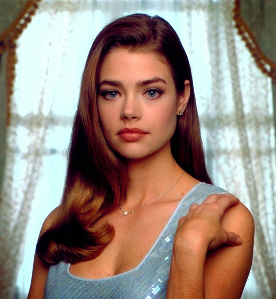 Denise Richards 007