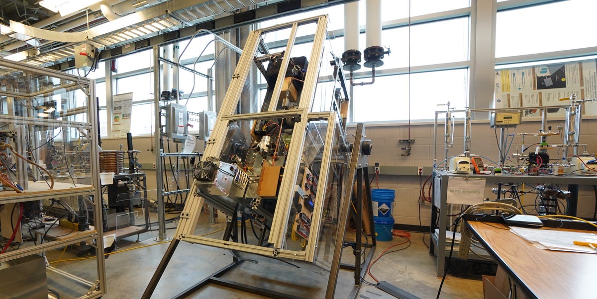 This Zero-G Fridge Could Help Astronauts Make it to Mars 1 This Zero-G Fridge Could Help Astronauts Make it to Mars