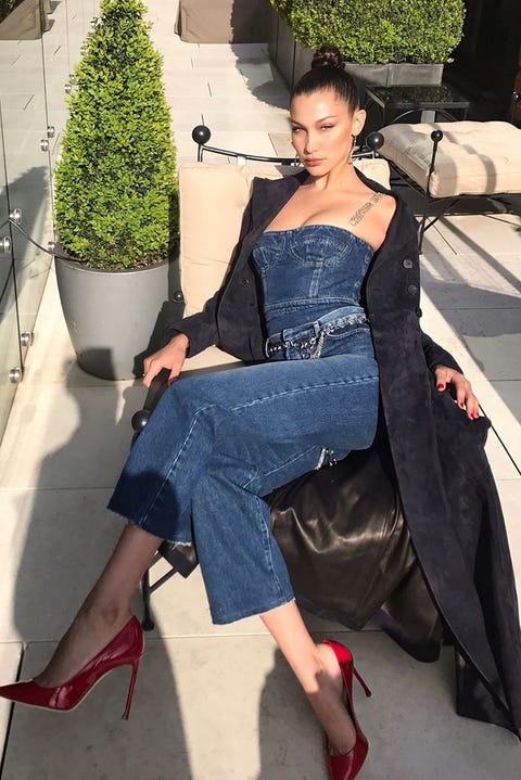 bellahadid壁纸,gigihadid壁纸 bella hadid poses for an instagram from 2017