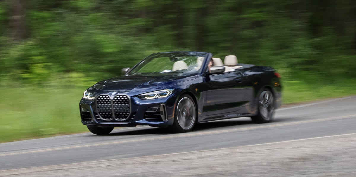 View Photos of the 2021 BMW M440i Convertible 1 View Photos of the 2021 BMW M440i Convertible