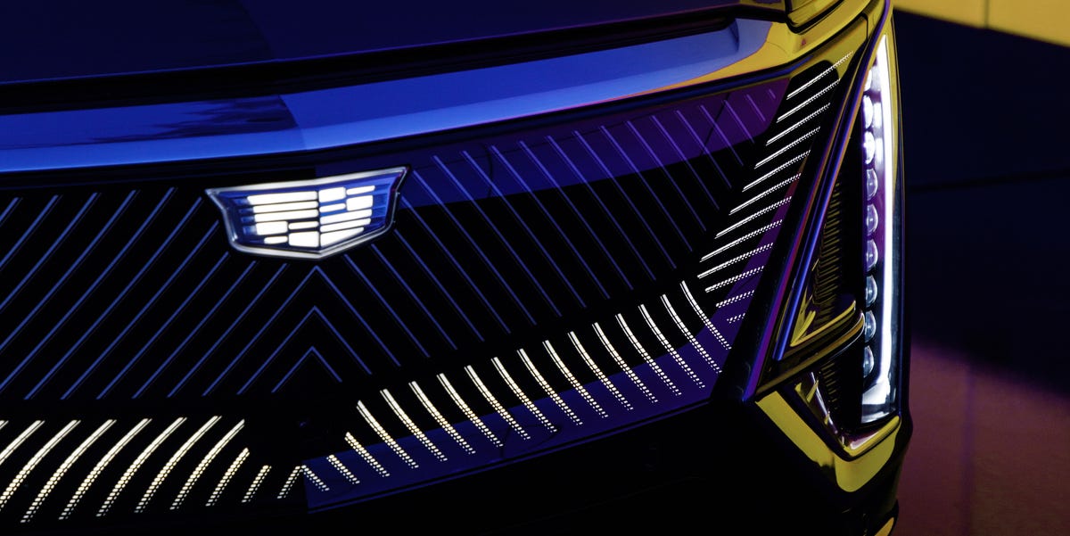 Cadillac EVs to Get New Black-and-White Version of Classic Logo 1 Cadillac EVs to Get New Black-and-White Version of Classic Logo