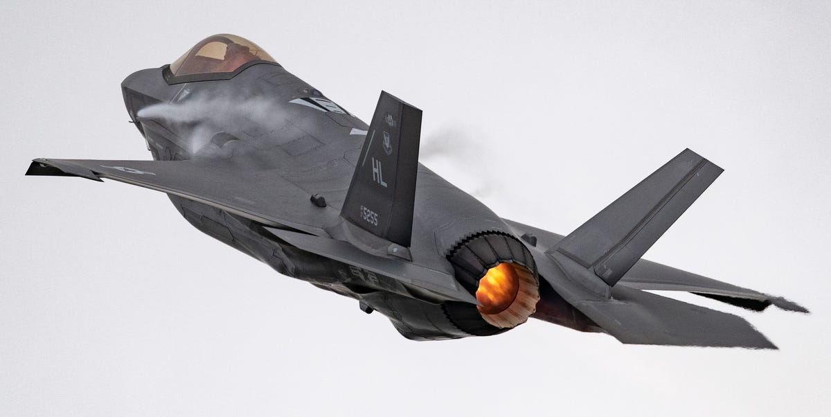A Bunch of F-35s Are Just Sitting Around Without Their Engines 1 A Bunch of F-35s Are Just Sitting Around Without Their Engines