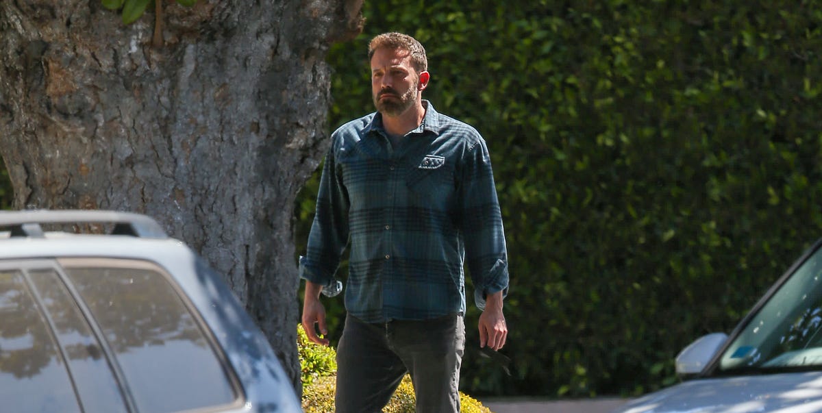 Oops! Ben Affleck's 10-Year-Old Son Backed a Lamborghini Into a BMW - Breaking News Oops! Ben Affleck's 10-Year-Old Son Backed a Lamborghini Into a BMW