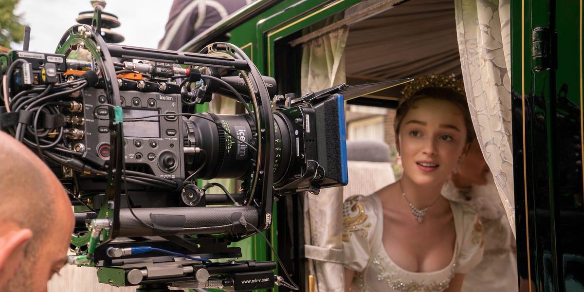 Bridgerton Season 2 Halts Production for "Indefinite Period" After Second Positive Covid-19 Case 1 Bridgerton Season 2 Halts Production for "Indefinite Period" After Second Positive Covid-19 Case