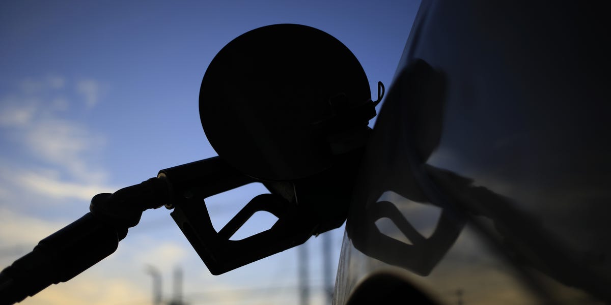 Fuel-Eating Bacteria from Your Gas Cap May Help Clean Oil Spills 1 Fuel-Eating Bacteria from Your Gas Cap May Help Clean Oil Spills