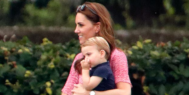 Kate Middleton, Prince William, and Their Kids Were Seen Having Burgers and Fries at a Norfolk Pub - NewsOpener Kate Middleton, Prince William, and Their Kids Were Seen Having Burgers and Fries at a Norfolk Pub