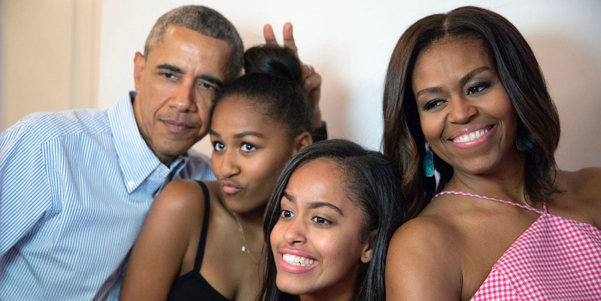 Michelle Obama Shared a New Photo of Her With Barack, Malia and Sasha to Mark His 60th Birthday - NewsOpener Michelle Obama Shared a New Photo of Her With Barack, Malia and Sasha to Mark His 60th Birthday
