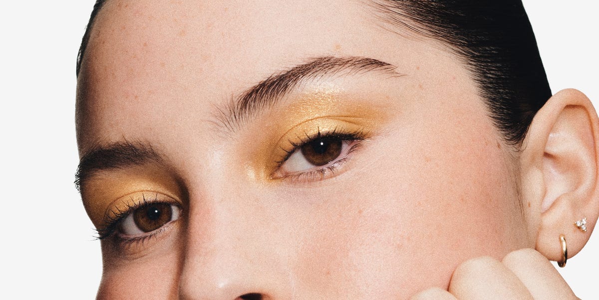 Glossier's Refillable Eyeshadows Palettes Are Y2K and Olivia Rodrigo Approved - NewsOpener Glossier's Refillable Eyeshadows Palettes Are Y2K and Olivia Rodrigo Approved