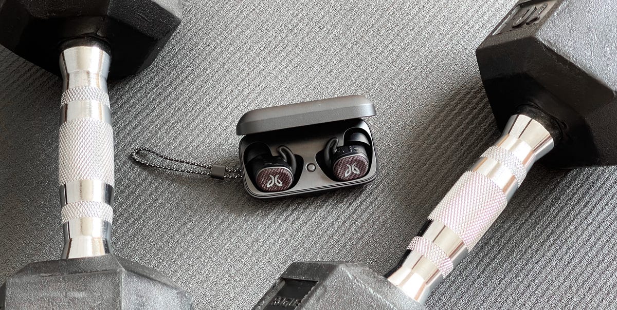 Stop Running in Your AirPods - You Need the Jaybird Vista 2 Earbuds Instead 1 Stop Running in Your AirPods - You Need the Jaybird Vista 2 Earbuds Instead