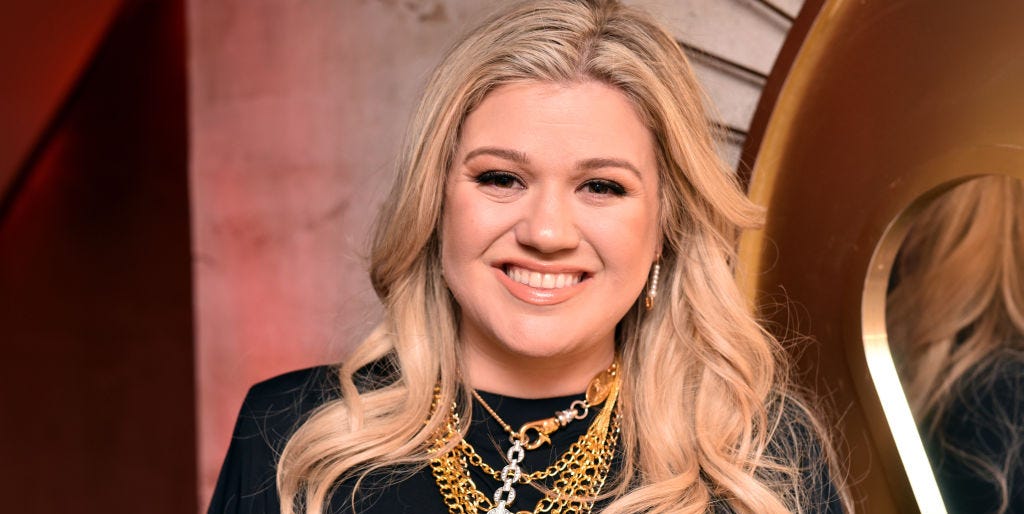 Get Ready, Because Kelly Clarkson Is Officially Replacing Ellen DeGeneres's Daytime TV Slot 1 Get Ready, Because Kelly Clarkson Is Officially Replacing Ellen DeGeneres's Daytime TV Slot