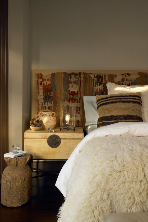 Bedroom, Room, Furniture, Bed frame, Interior design, Bedding, Bed, Bed sheet, Property, Nightstand, Bedroom, Room, Furniture, Bed frame, Interior design, Bedding, Bed, Bed sheet, Property, Nightstand,