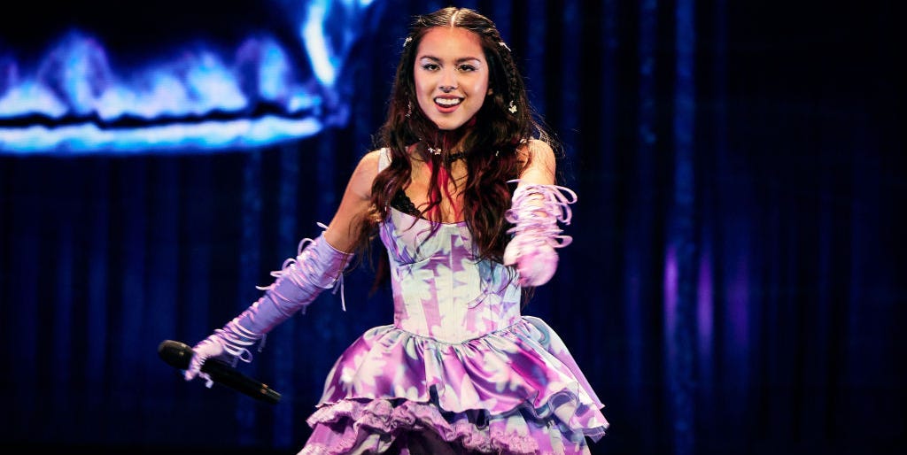 Olivia Rodrigo Won 'Song of the Year' at the VMAs After Her Raucous 'Good 4 U' Performance - NewsOpener Olivia Rodrigo Won 'Song of the Year' at the VMAs After Her Raucous 'Good 4 U' Performance