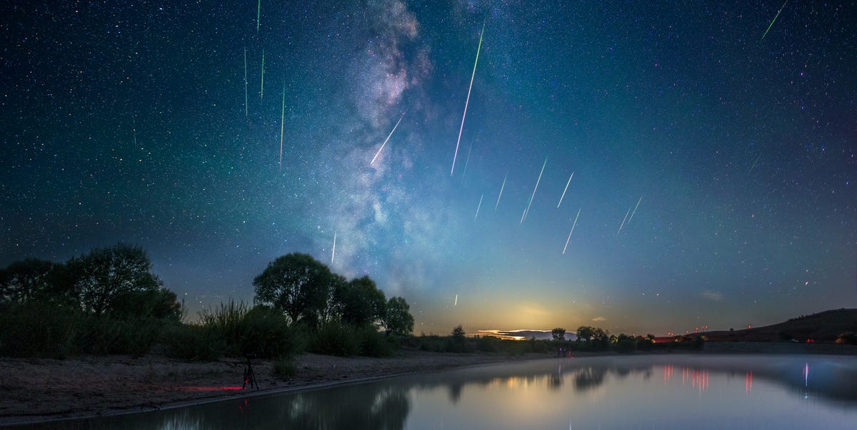 The Orionid Meteor Shower Peaks Tonight, and Up to 20 Meteors Will Be Visible Per Hour 1 The Orionid Meteor Shower Peaks Tonight, and Up to 20 Meteors Will Be Visible Per Hour