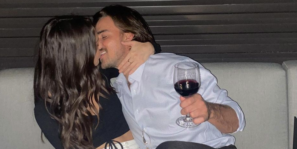 Noah Erb from 'Bachelor in Paradise' Literally Crashed His Car Into His House While Kissing Abigail Heringer 1 Noah Erb from 'Bachelor in Paradise' Literally Crashed His Car Into His House While Kissing Abigail Heringer
