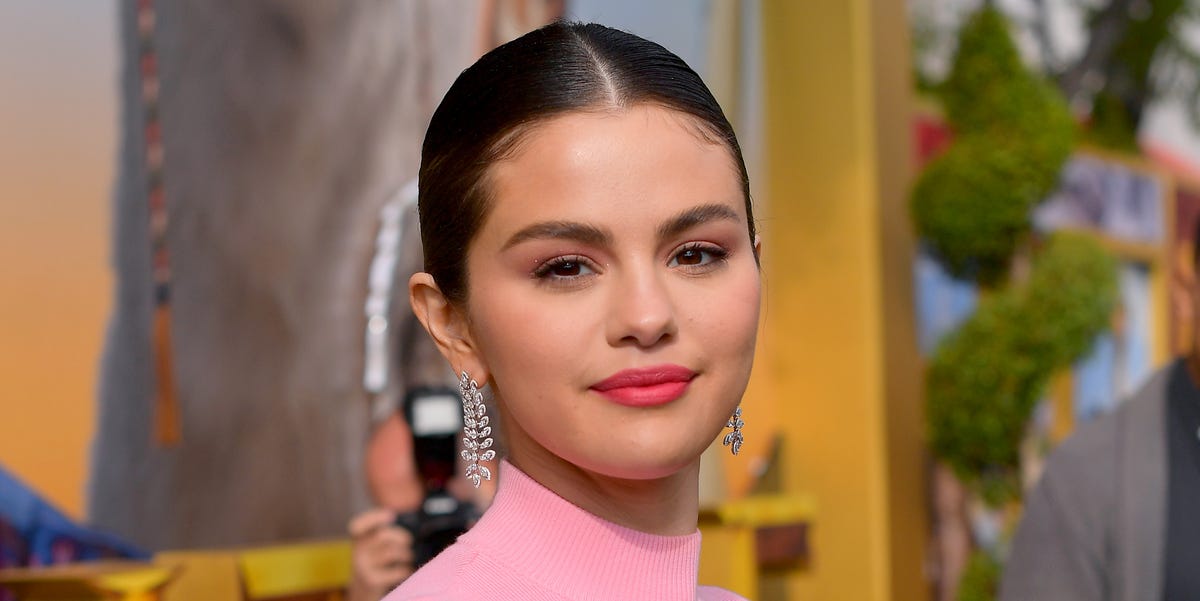 Selena Gomez Models the Perfect Swimsuits for Summer From Her New Collab 1 Selena Gomez Models the Perfect Swimsuits for Summer From Her New Collab