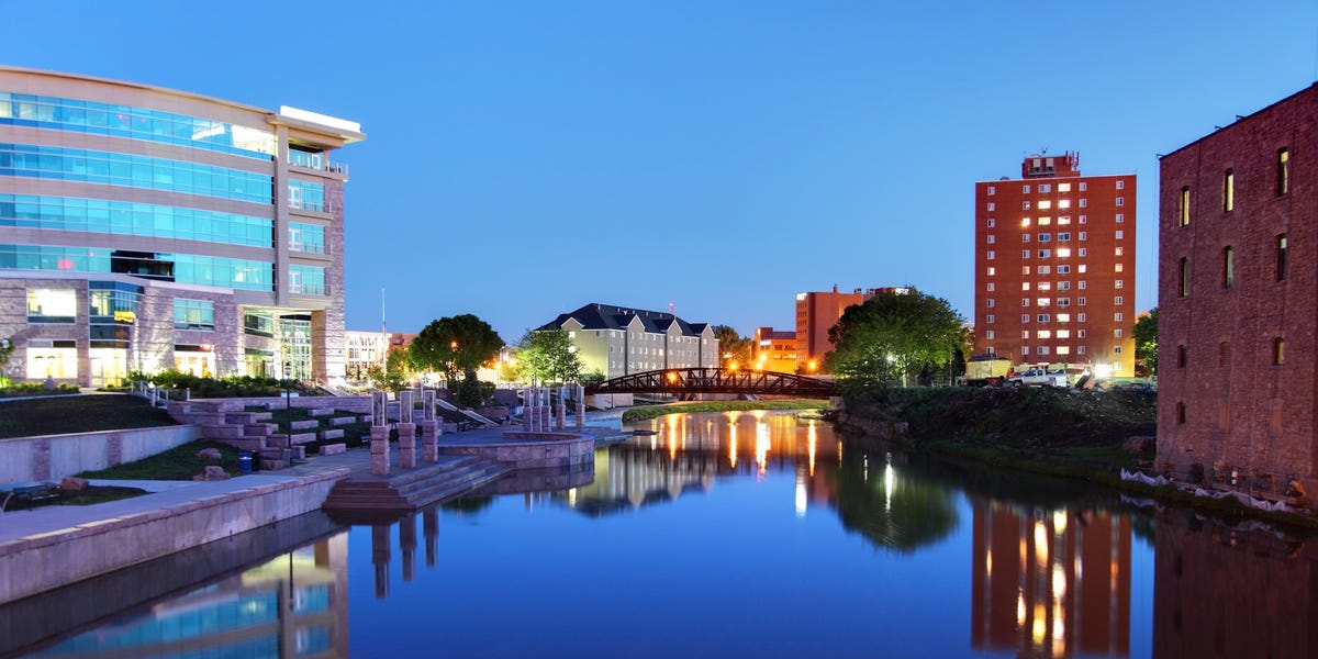 Car Insurance Sioux Falls, South Dakota: Everything You Need to Know - NewsOpener Car Insurance Sioux Falls, South Dakota: Everything You Need to Know