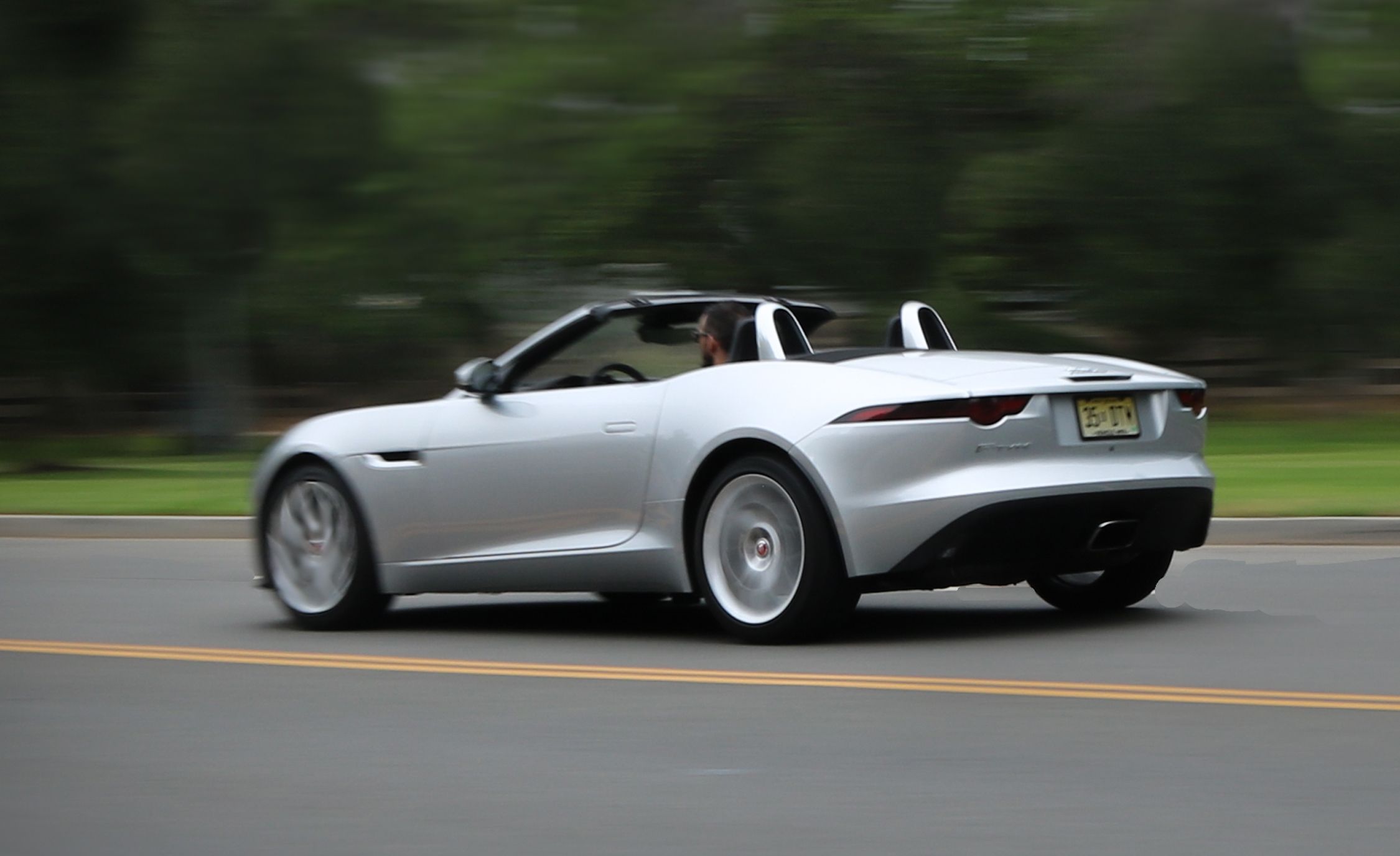 Jaguar F Type Reviews Jaguar F Type Price Photos And Specs Car