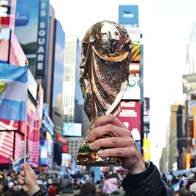 argentina fans celebrate wining the fifa world cup at times square in new york