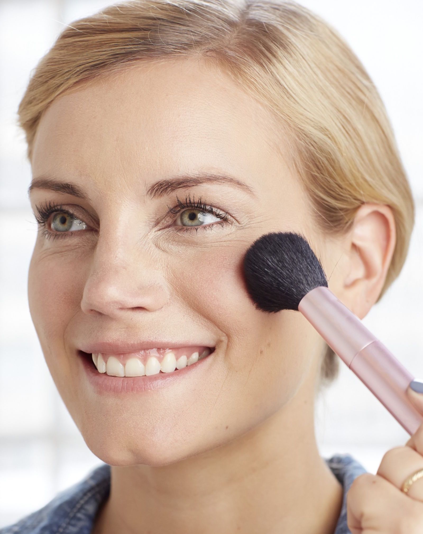 How To Get Rosy Cheeks Naturally Without Using Makeup photo pictures How To Get Rosy Cheeks Naturally Without Using Makeup