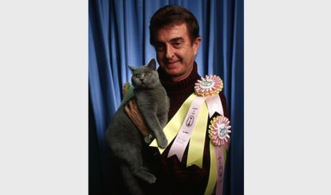 11 Hilariously Awkward Family Pet Photos