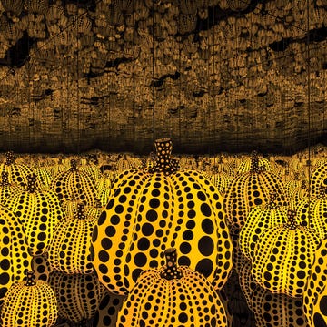 ata081317kusama_img01 “all the eternal love i have for the pumpkins,” part of the yayoi kusama “infinity mirrors” retrospective at the broad