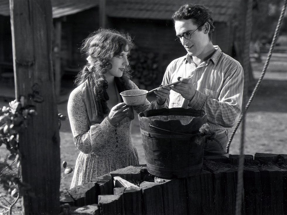 Jobyna Ralston was the warm, spunky leading lady who inspired Harold Lloyd to unforgettable classic romantic gags, especially when she played a traveling show dancer and he played a sheriff’s son in his masterpiece “The Kid Brother.”