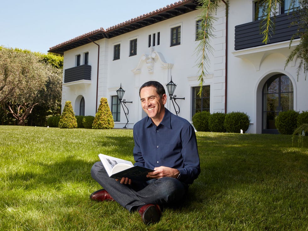 David Silverman has written histories of the former homes of Hollywood heavyweights like Marlene Dietrich, Frank Sinatra, and David O. Selznick.
