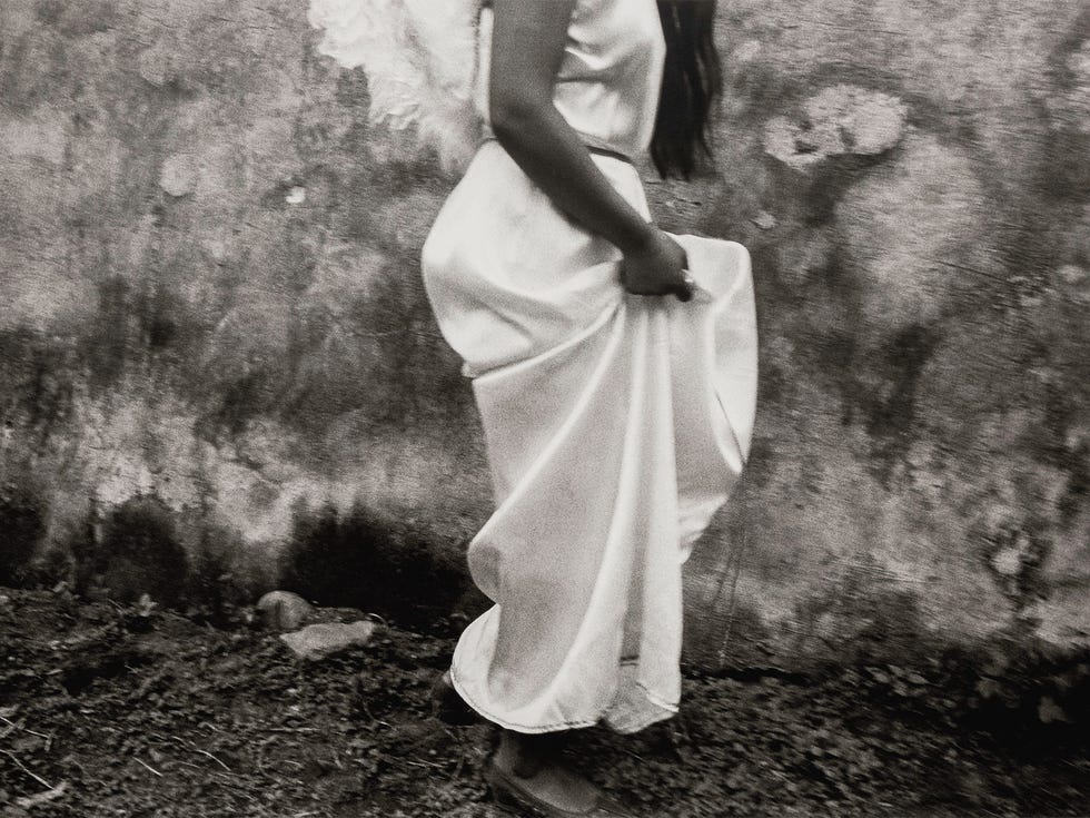 Graciela Iturbide’s Cayó del Cielo, Chalma, México.