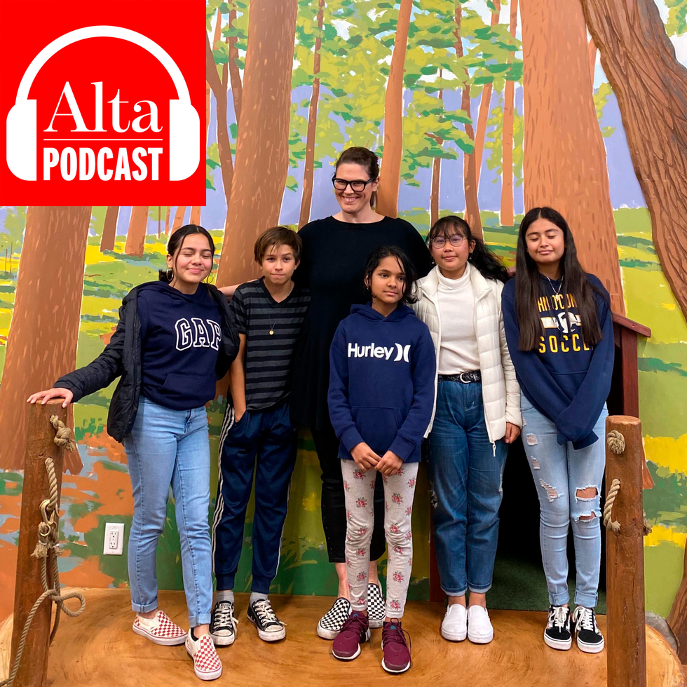 13092197-podcast.png
