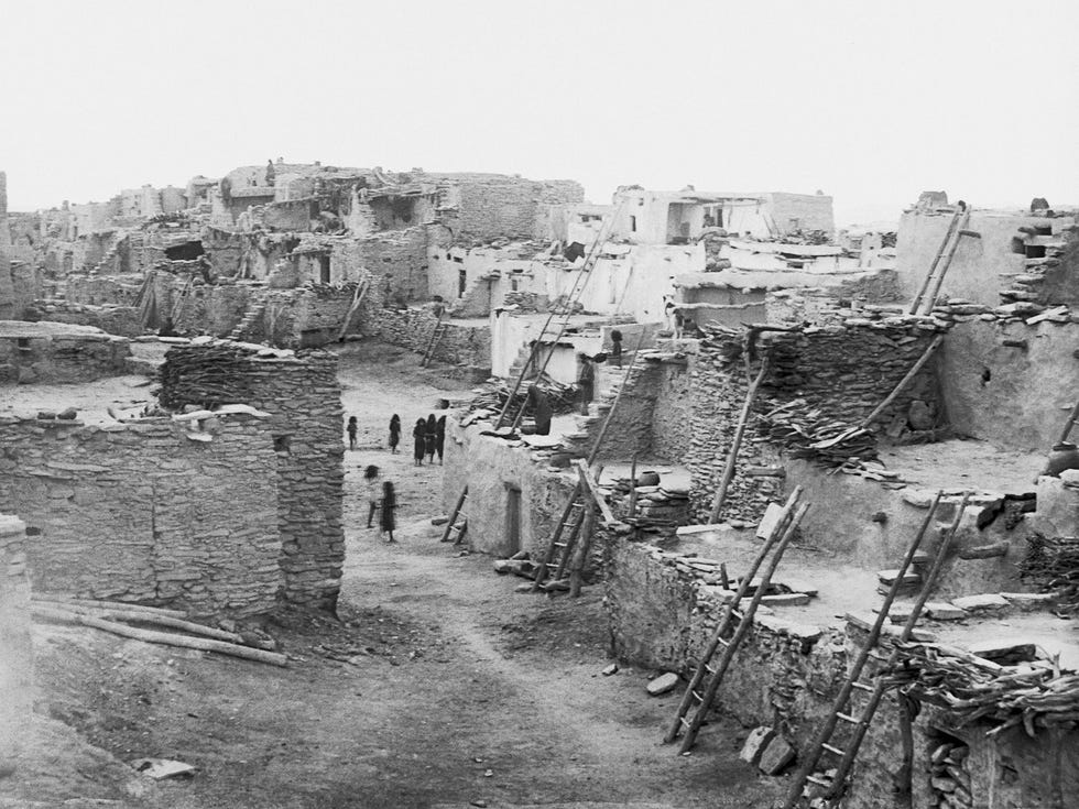 The Hopi village of Orayvi, on Third Mesa, 1898.