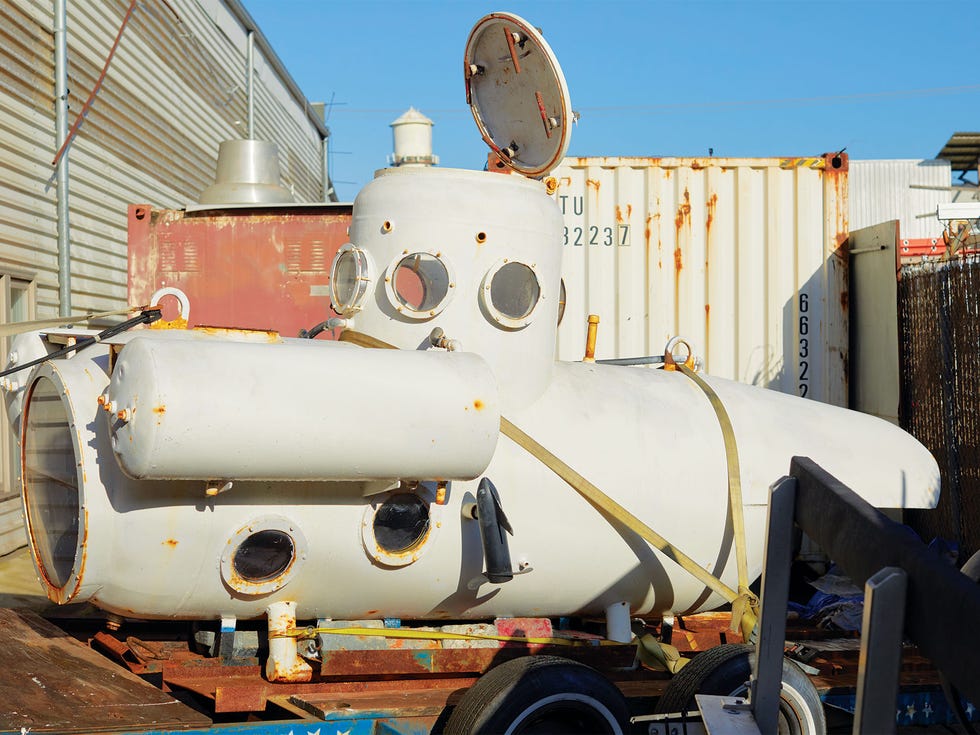 Fangtooth is an 11-foot, 4,500-pound, homemade submarine. A large, glass window in the bow enables passengers to view the underwater world.
