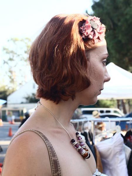 Hairstyle, Shoulder, Jewellery, Style, Fashion accessory, Red hair, Fashion, Petal, Brown hair, Street fashion, 