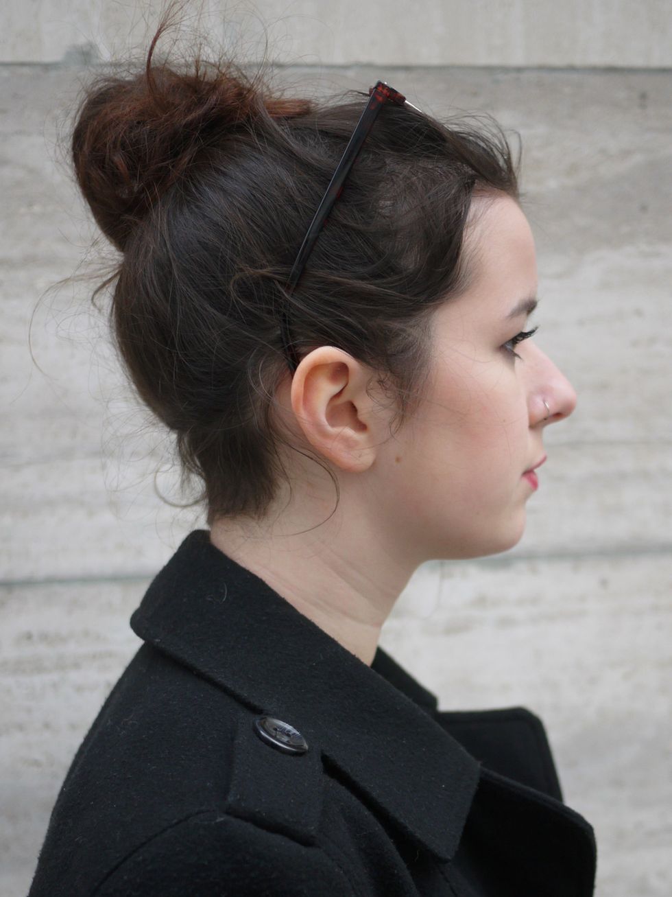Ear, Lip, Hairstyle, Chin, Forehead, Collar, Style, Neck, Street fashion, Youth, 