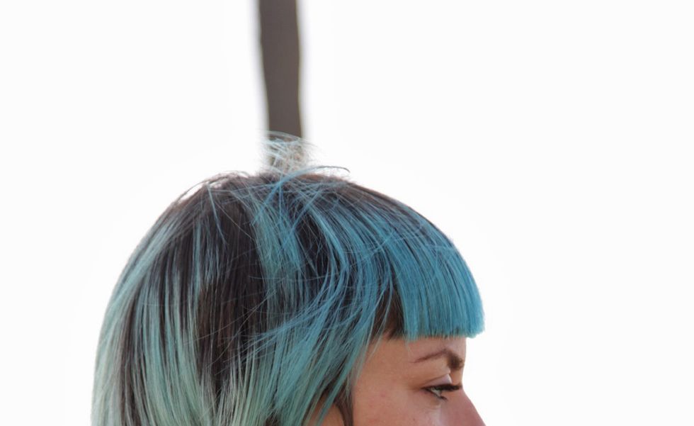 Hairstyle, Style, Eyelash, Neck, Bangs, Teal, Street fashion, Electric blue, Step cutting, Feathered hair, 