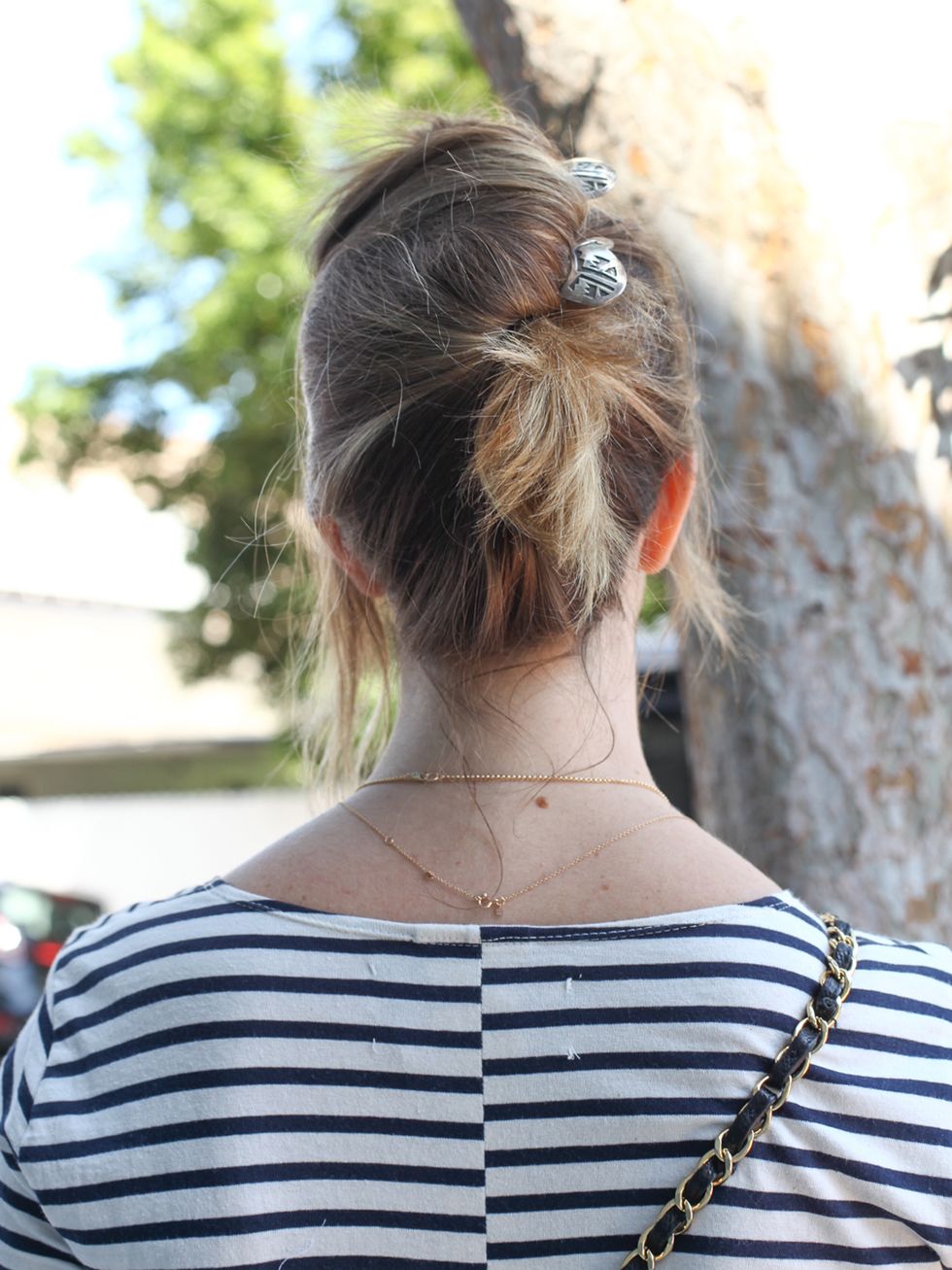 Clothing, Hair, Hairstyle, Shoulder, Back, Jewellery, Neck, Street fashion, Long hair, Brown hair, 