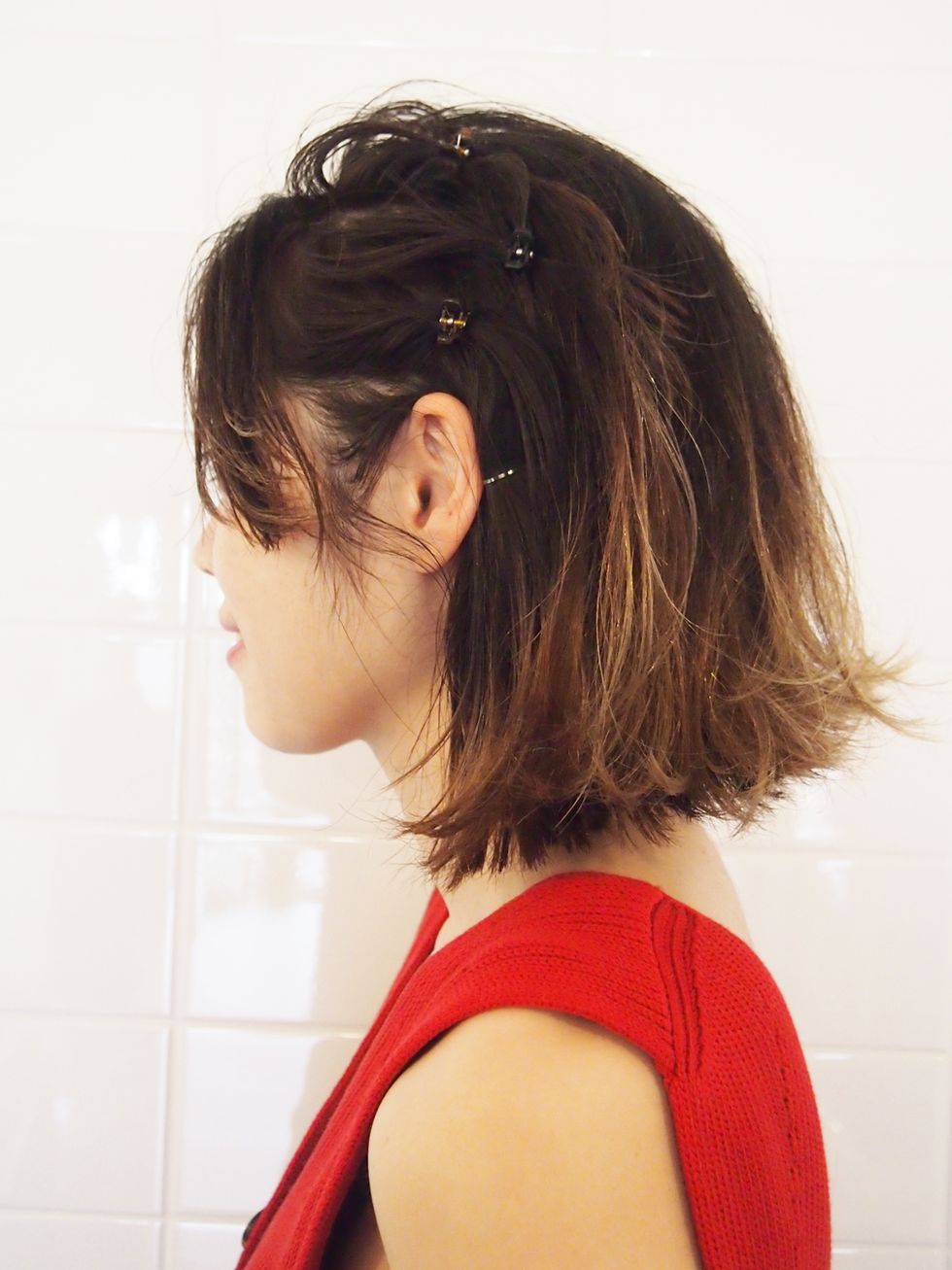 Hairstyle, Chin, Shoulder, Joint, Style, Black hair, Neck, Beauty, Long hair, Brown hair, 