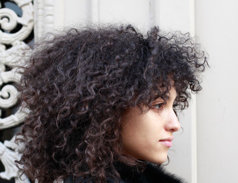 Clothing, Hairstyle, Jacket, Outerwear, Style, Collar, Jheri curl, Coat, Black hair, Ringlet, 