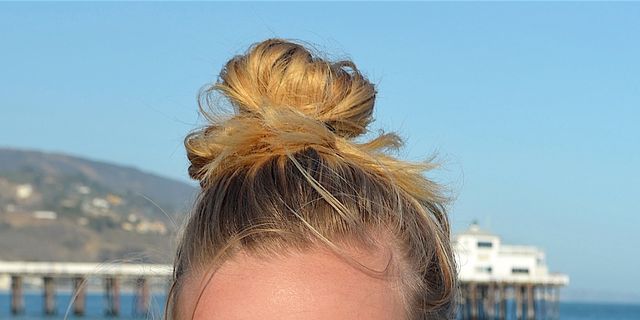 Body of water, Ear, Hairstyle, Forehead, Coastal and oceanic landforms, Summer, Style, Beach, Beauty, Tourism, 