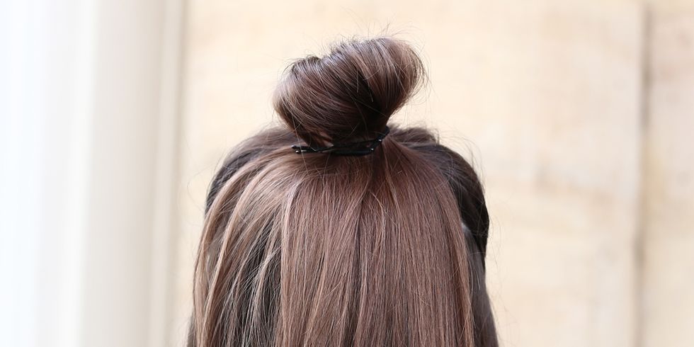 Hairstyle, Textile, Style, Back, Liver, Street fashion, Long hair, Hair coloring, Brown hair, Maroon, 