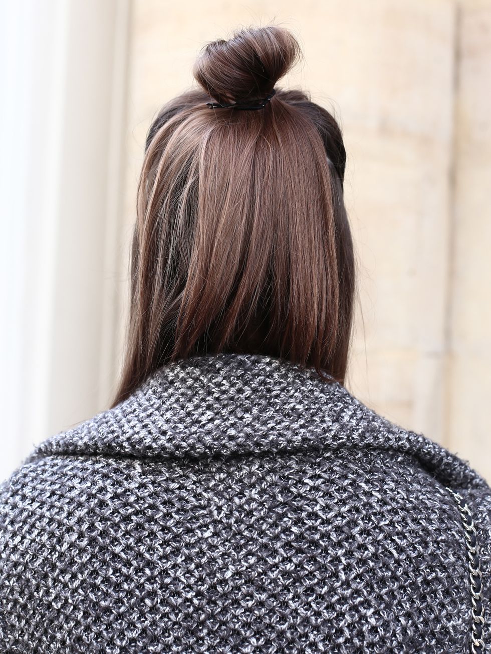 Hairstyle, Textile, Style, Back, Liver, Street fashion, Long hair, Hair coloring, Brown hair, Maroon, 