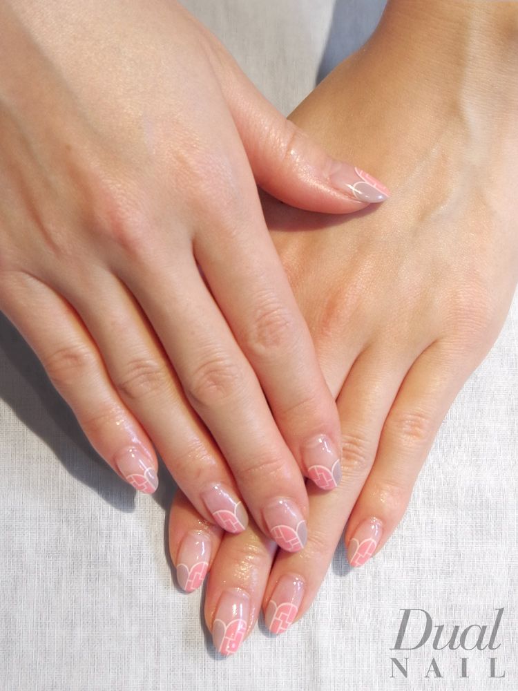 Finger, Skin, Nail, Nail care, Organ, Wrist, Manicure, Muscle, Close-up, Beige, 