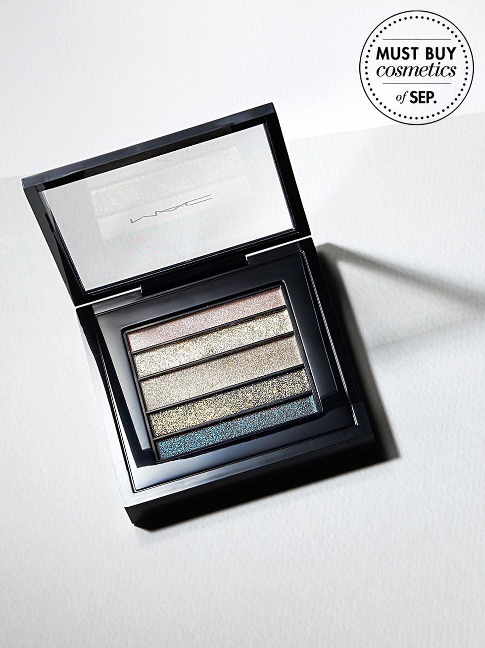 Product, Rectangle, Eye shadow, Tints and shades, Parallel, Cosmetics, Square, Shadow, Silver, Still life photography, 