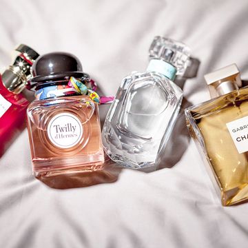 Perfume, Cosmetics, Liquid, Glass bottle, Material property, Fluid, Bottle, Party favor, 