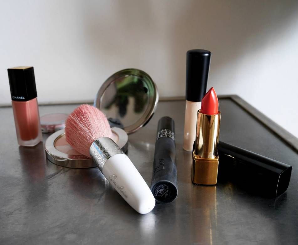 Lipstick, Cosmetics, Red, Pink, Beauty, Product, Lip, Lip gloss, Material property, Lip care, 
