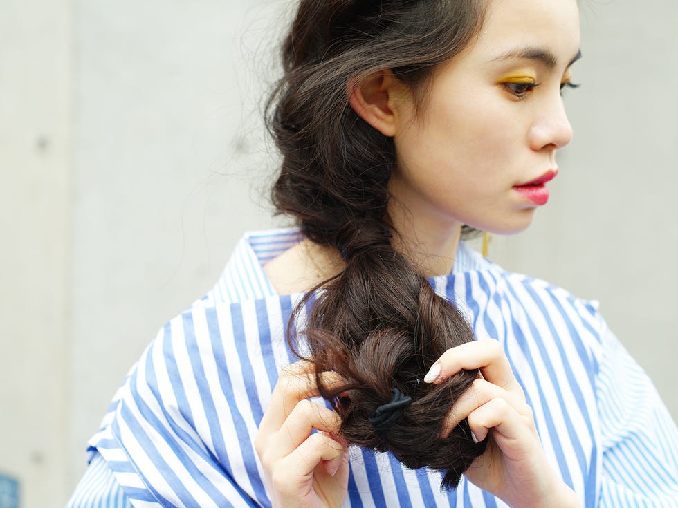 Lip, Finger, Hairstyle, Eyebrow, Hand, Eyelash, Style, Earrings, Long hair, Brown hair, 