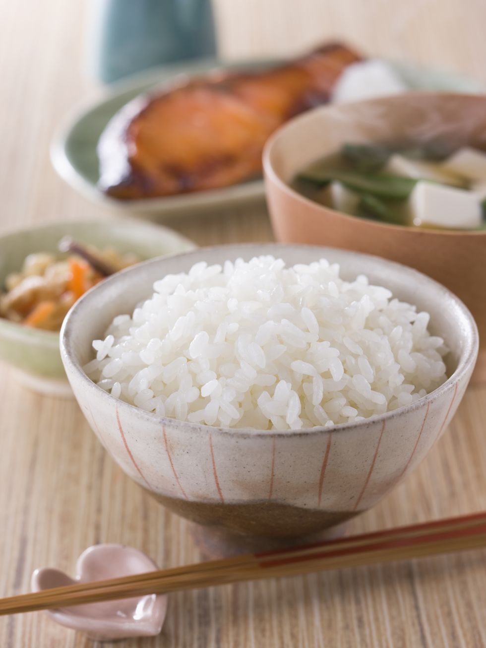 Food, Cuisine, Ingredient, Rice, Steamed rice, Dishware, Dish, White rice, Tableware, Jasmine rice, 