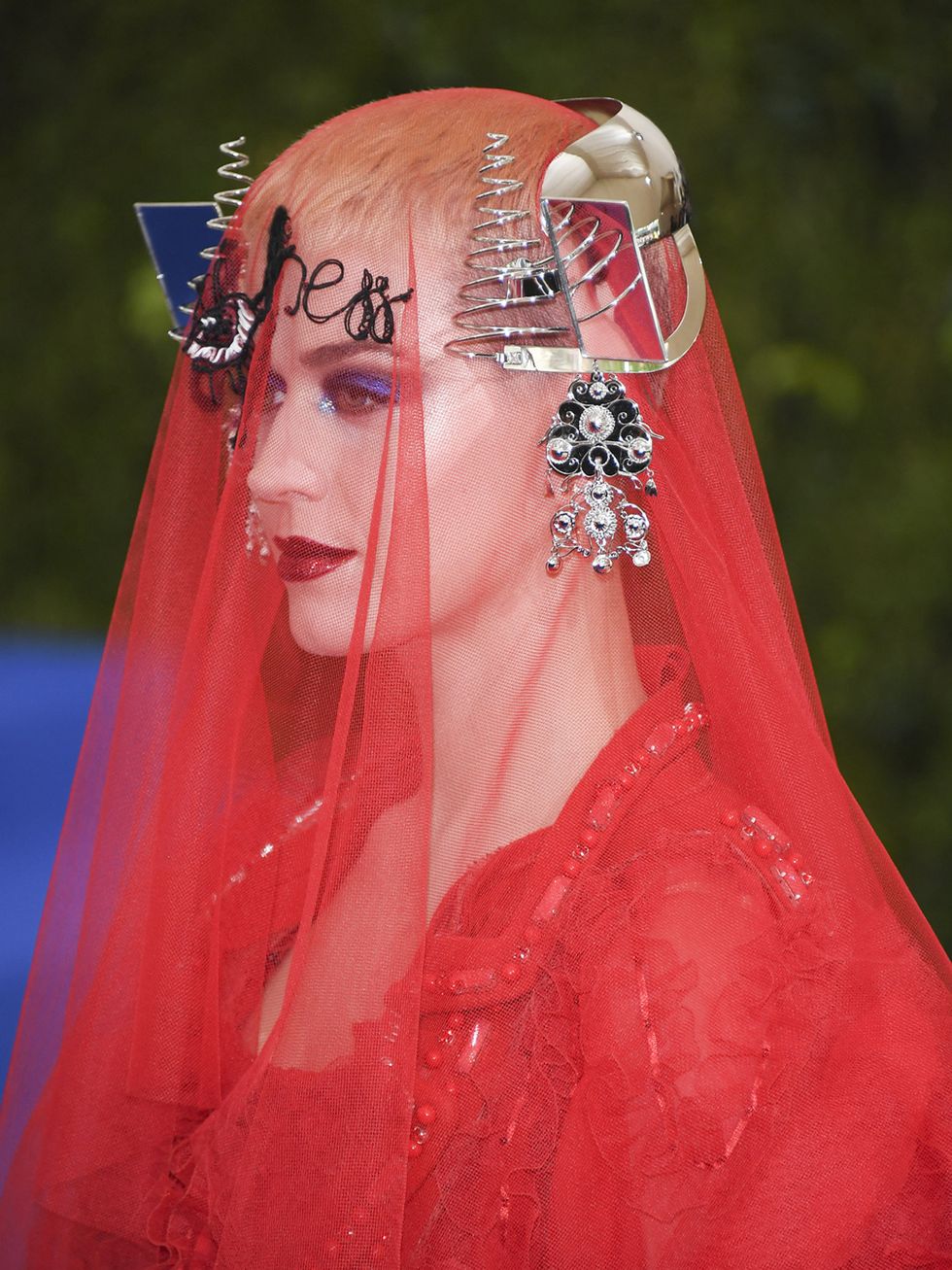Peach, Veil, Tradition, Hair accessory, Makeover, Headpiece, Ceremony, Marriage, Bridal veil, 