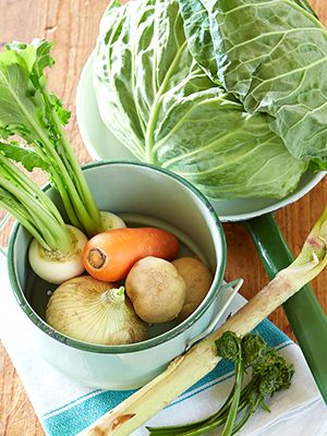 Whole food, Vegan nutrition, Local food, Produce, Root vegetable, Leaf vegetable, Natural foods, Ingredient, Food, Leaf, 