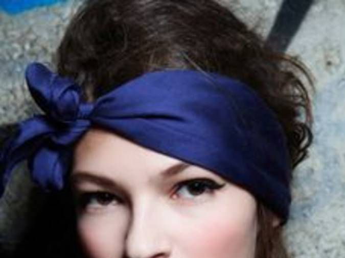 Lip, Blue, Hairstyle, Chin, Forehead, Eyebrow, Style, Eyelash, Headgear, Costume accessory, 
