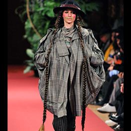 Fashion show, Jacket, Hat, Outerwear, Runway, Style, Coat, Fashion model, Street fashion, Fashion, 